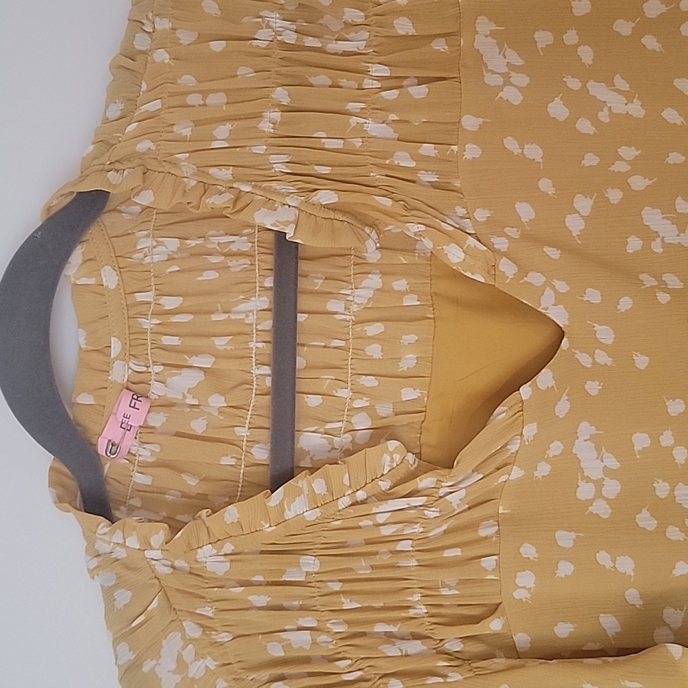 Spring Blouse - Picture 2 of 4
